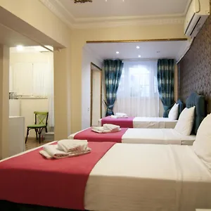 3* Couette-café Paris Garden